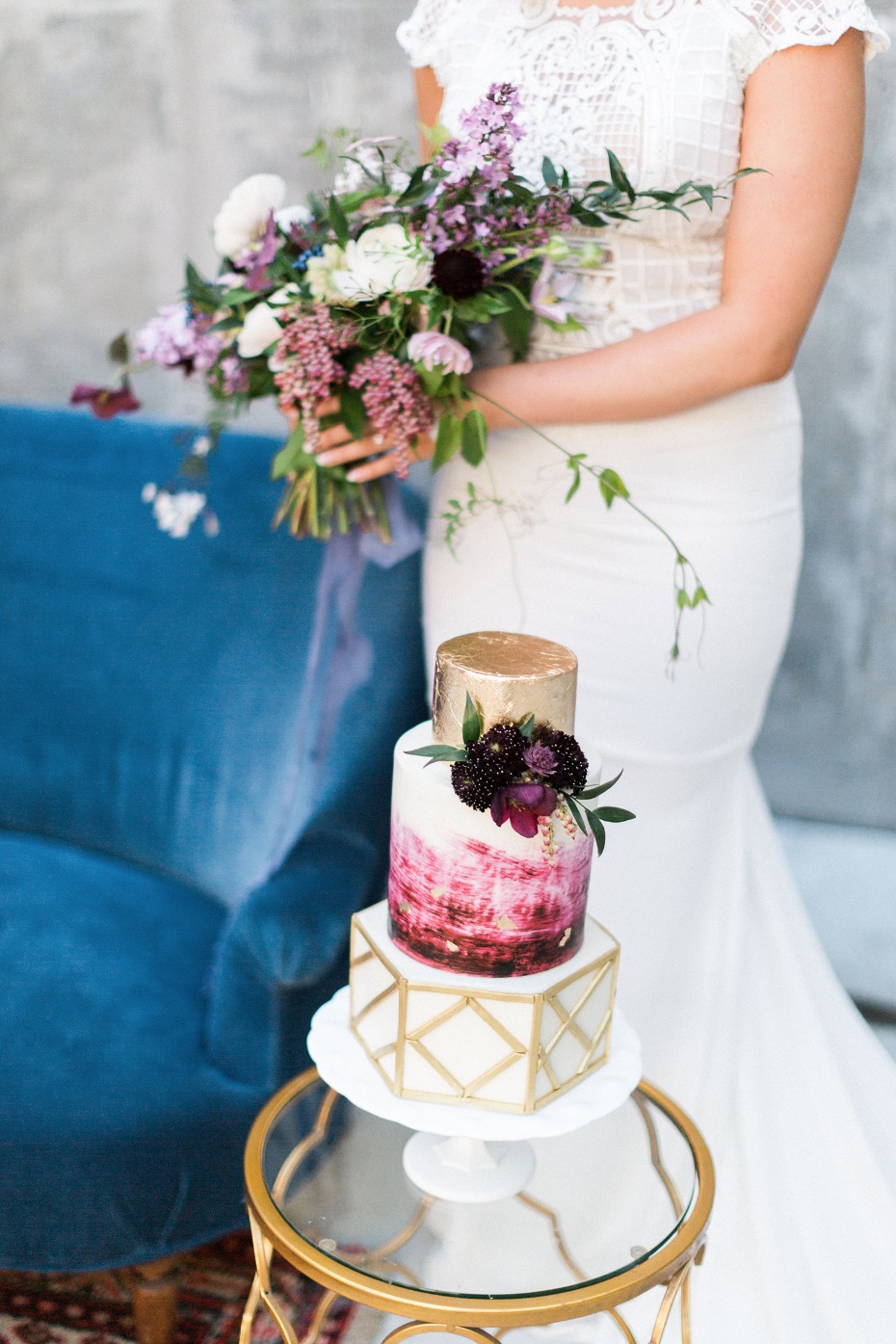 bouquet and modern wedding cake