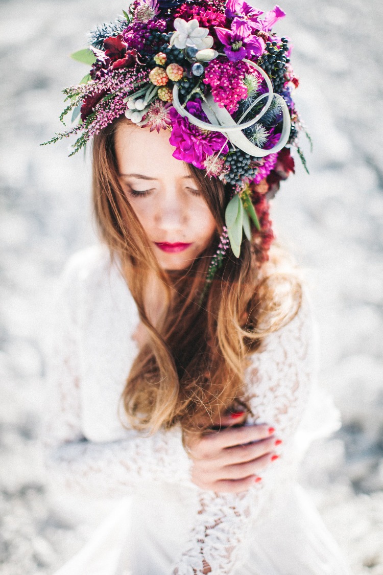 Naturally Chic Wedding Inspiration That's Bold and Berry Beautiful