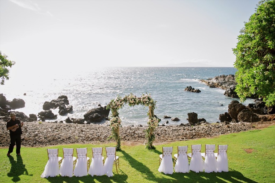 ocean front wedding ceremony