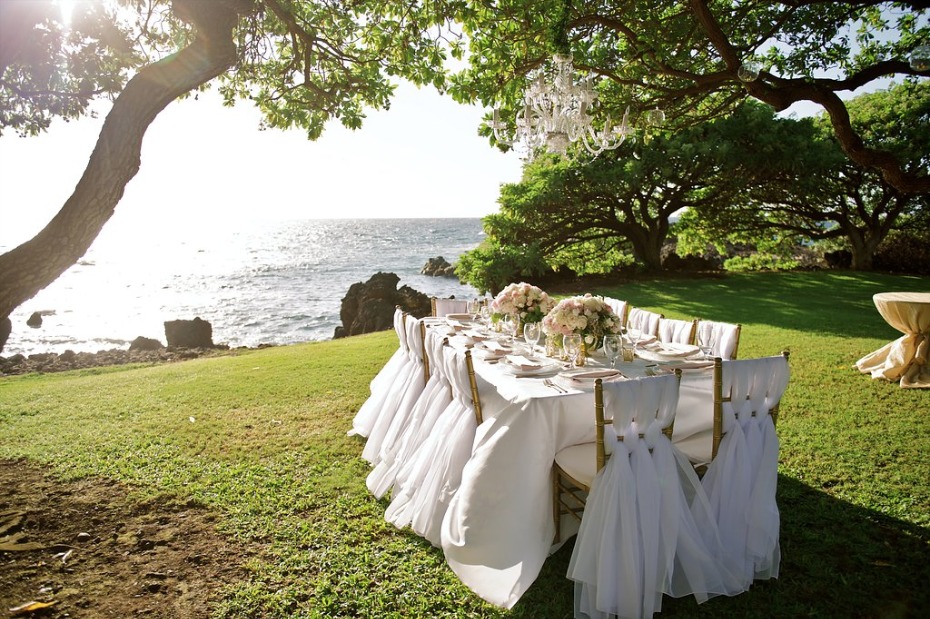 elegant outdoor summer wedding table
