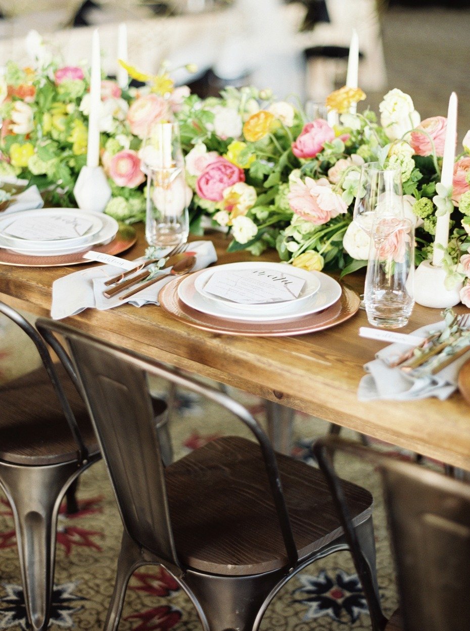 Naturally chic tablescape