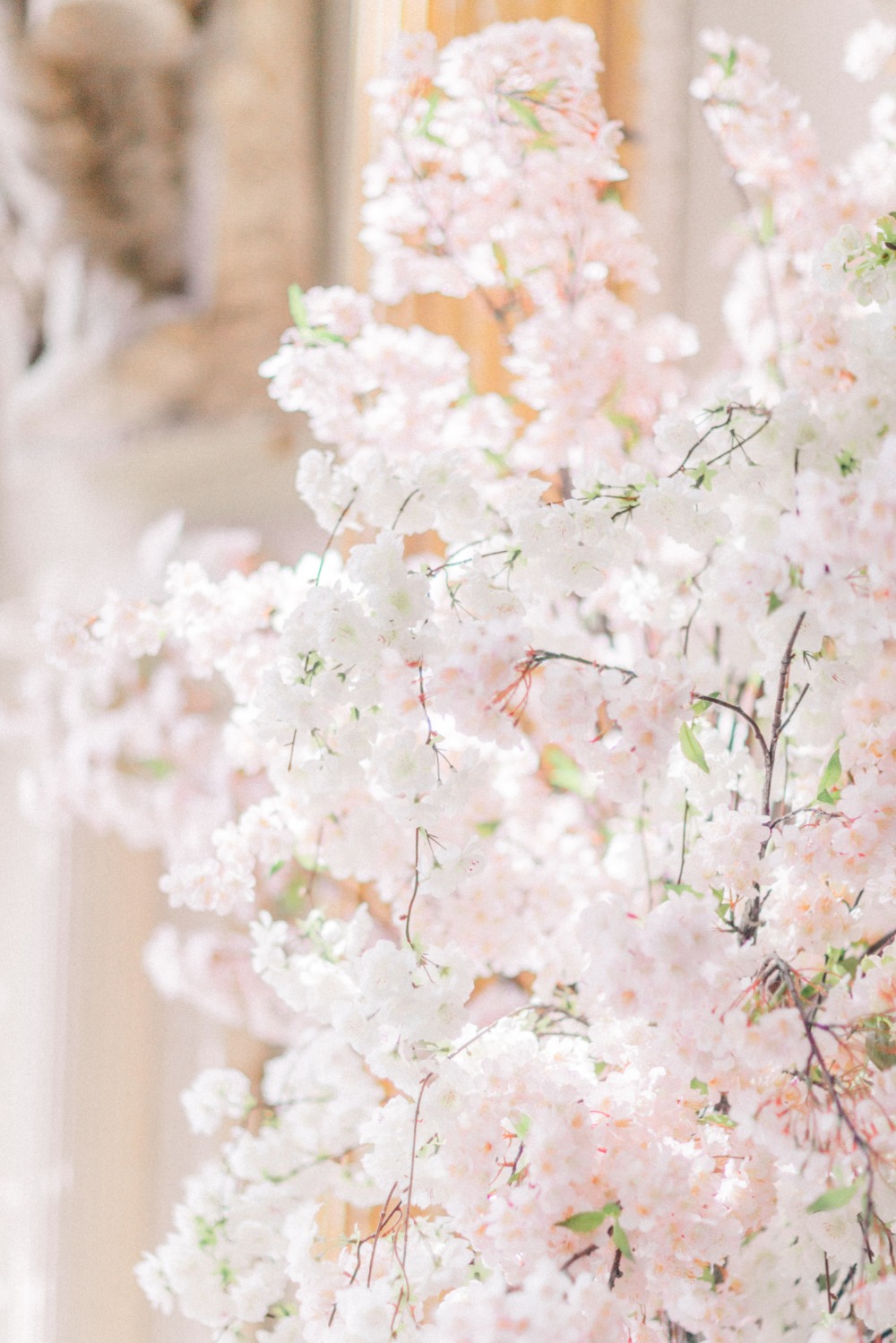 10-stunning-ways-to-use-flowers-at