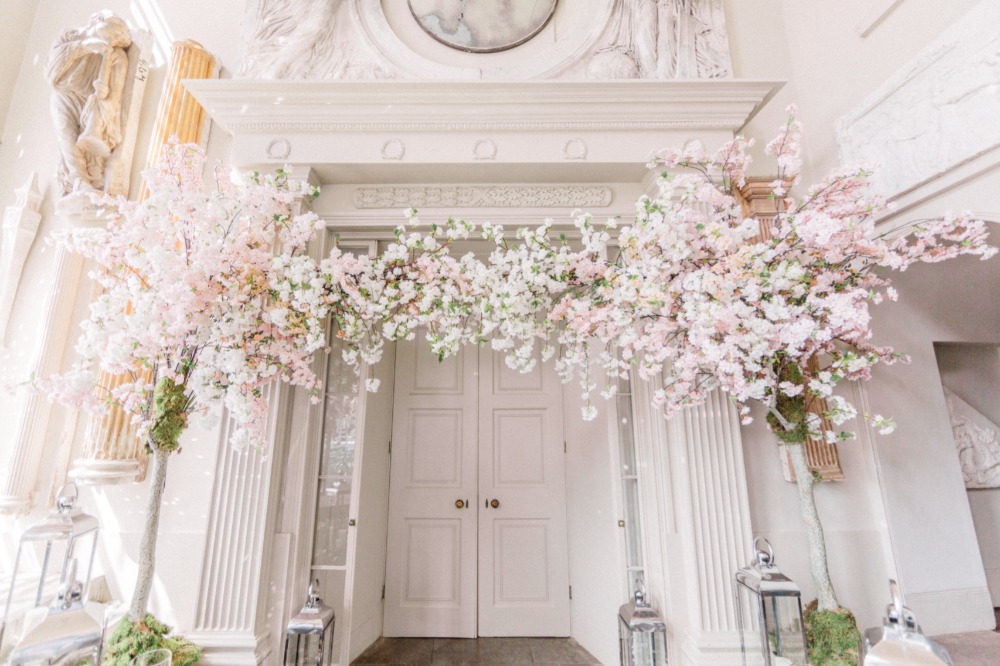 10-stunning-ways-to-use-flowers-at