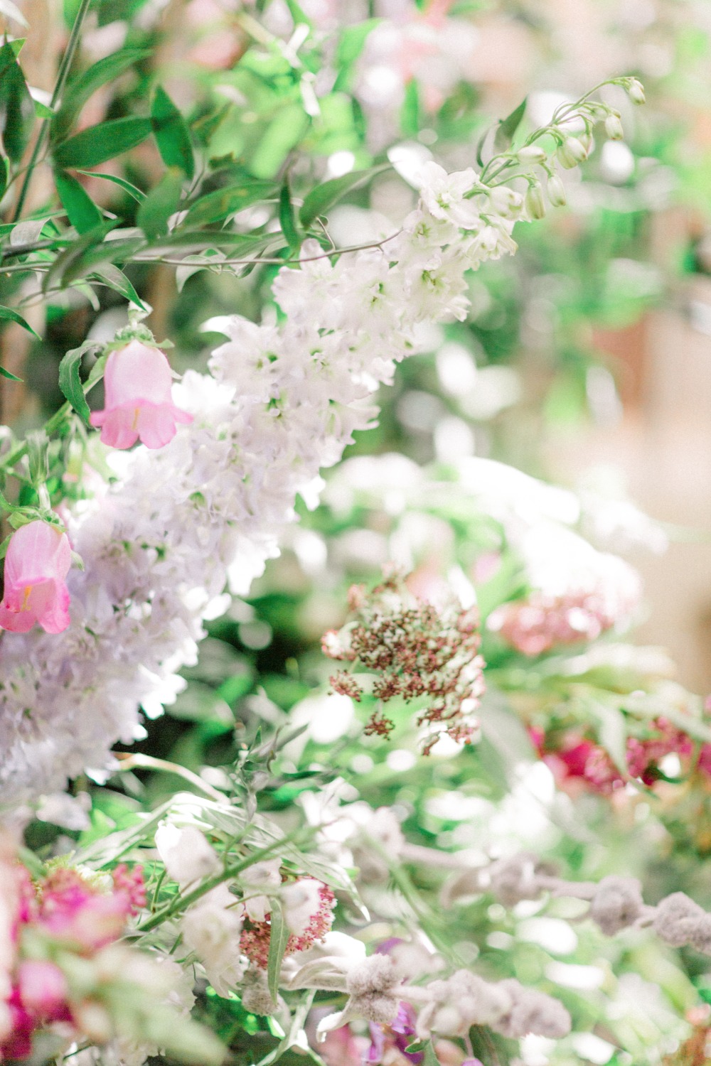 10-stunning-ways-to-use-flowers-at