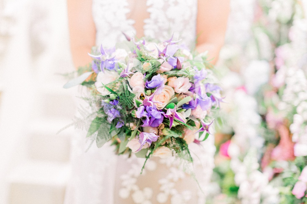 10-stunning-ways-to-use-flowers-at