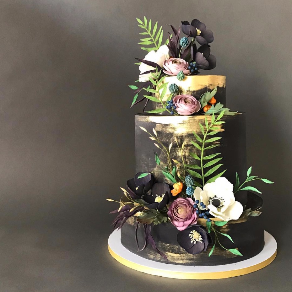 black wedding cake ideas