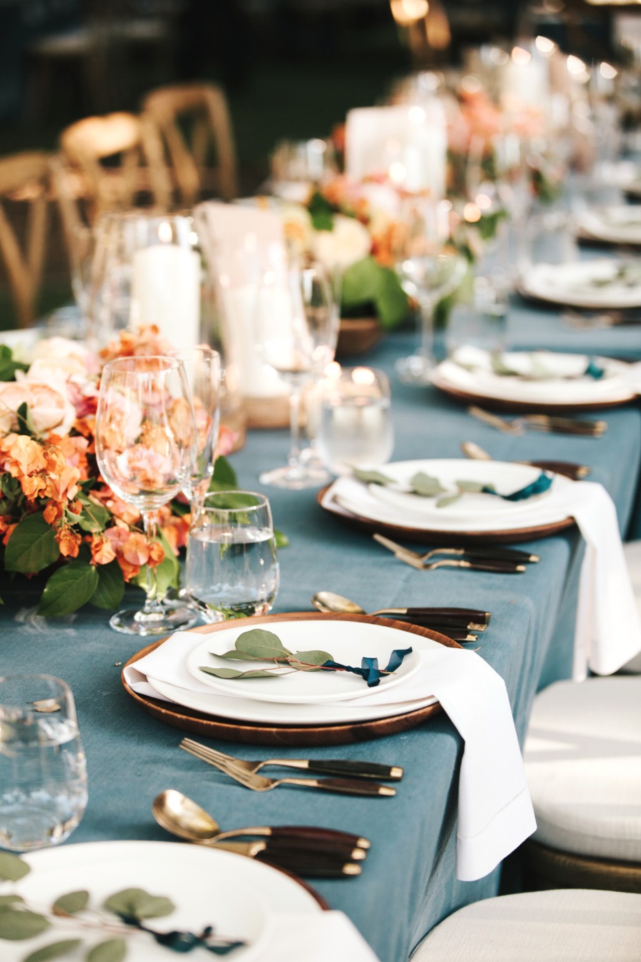 white copper and blue wedding table