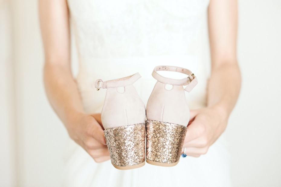 gold heeled wedding shoes