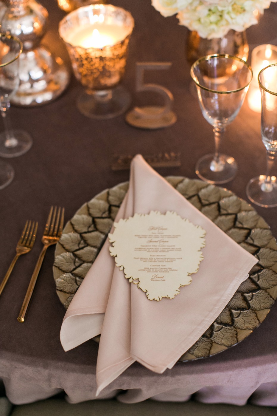 copper gold and dusty plum wedding table