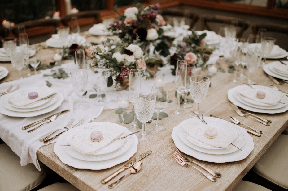 Vintage chic table setting