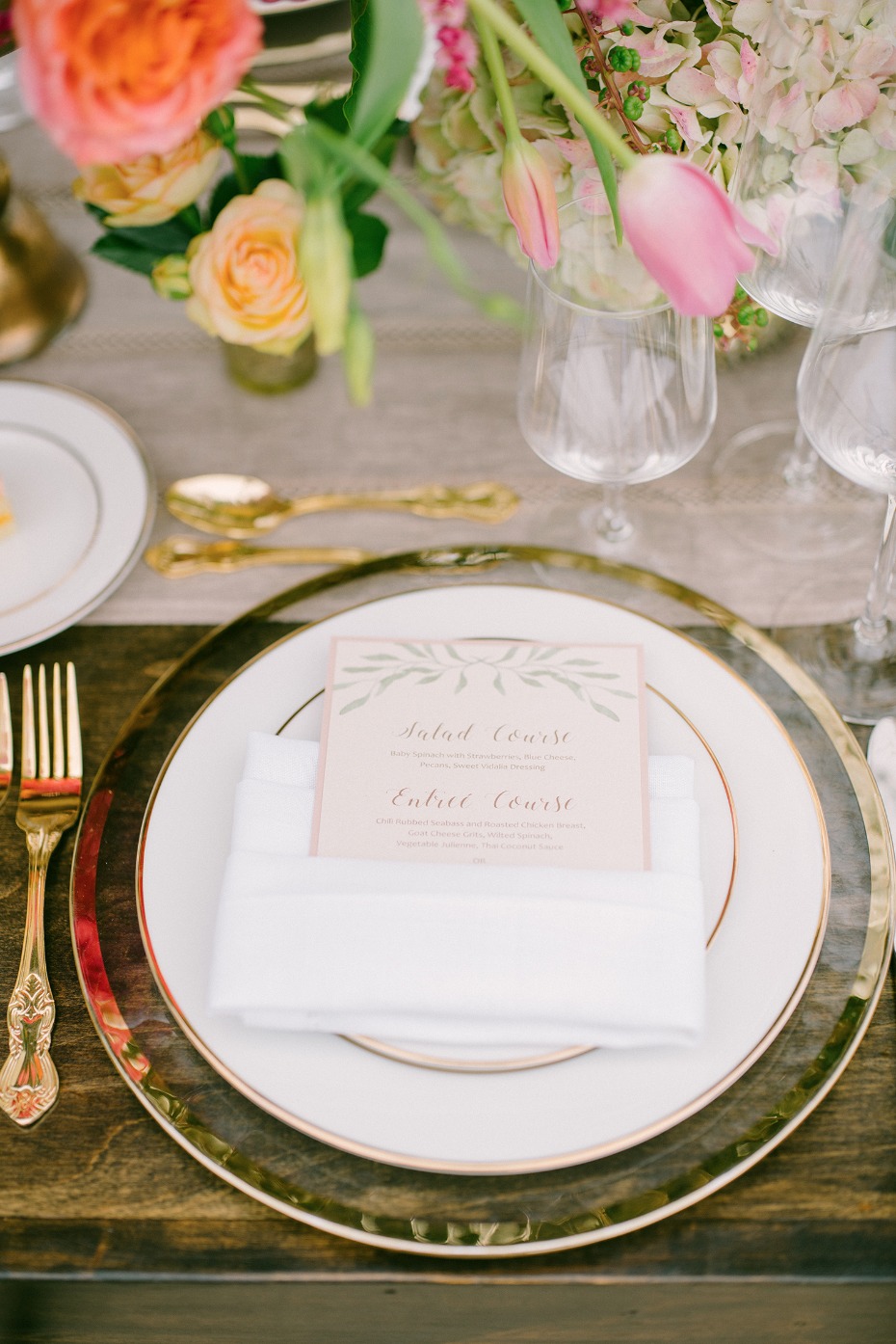 gold and white classy wedding place setting