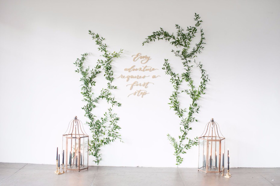 Gorgeous and simple ceremony backdrop