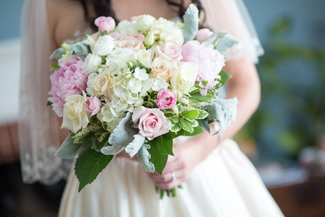 How To Make This Pink + White Bouquet From Kiko's Flowers