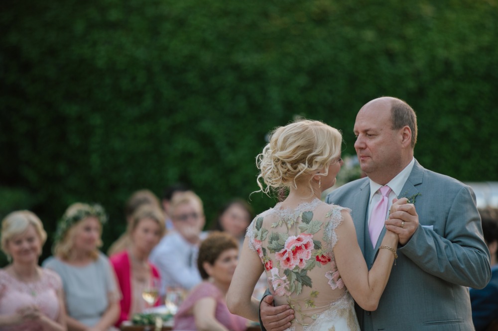 how-to-turn-a-garden-wedding-into-a
