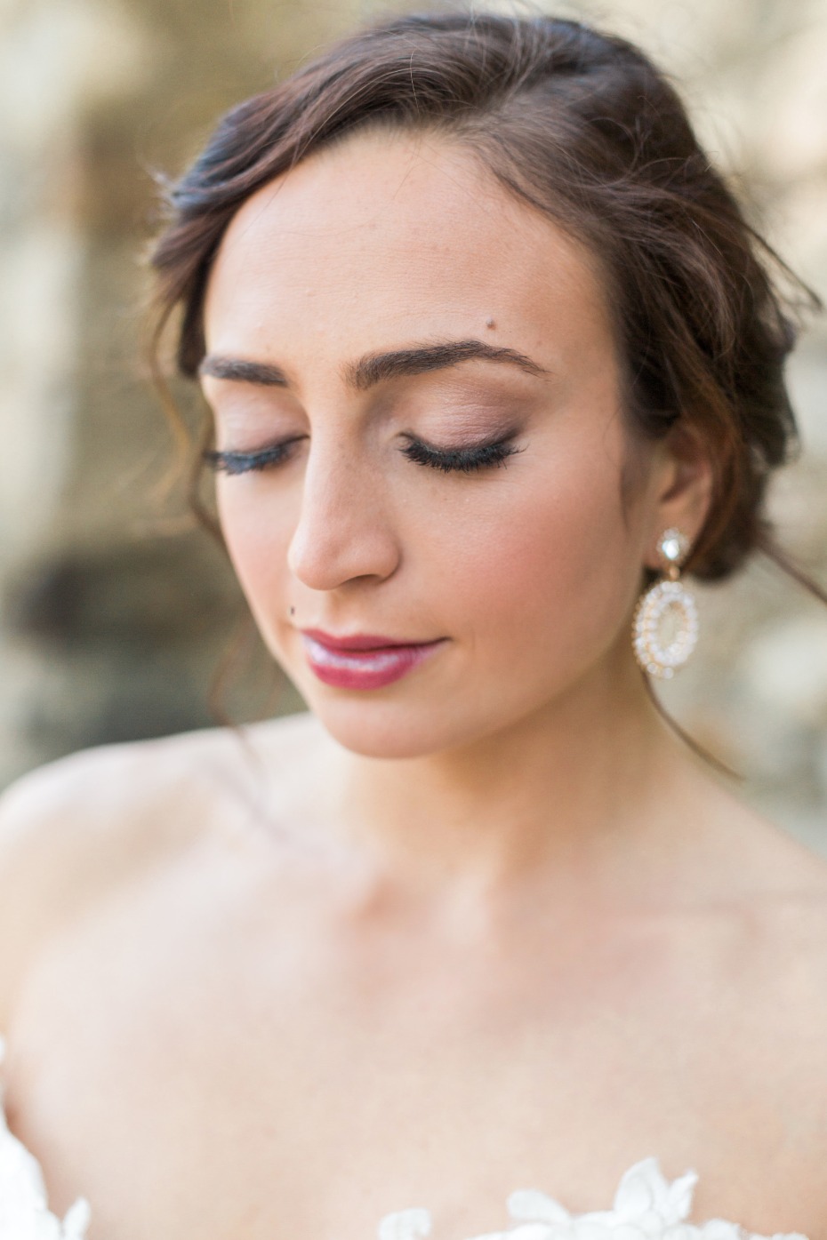 Soft and elegant makeup for the bride
