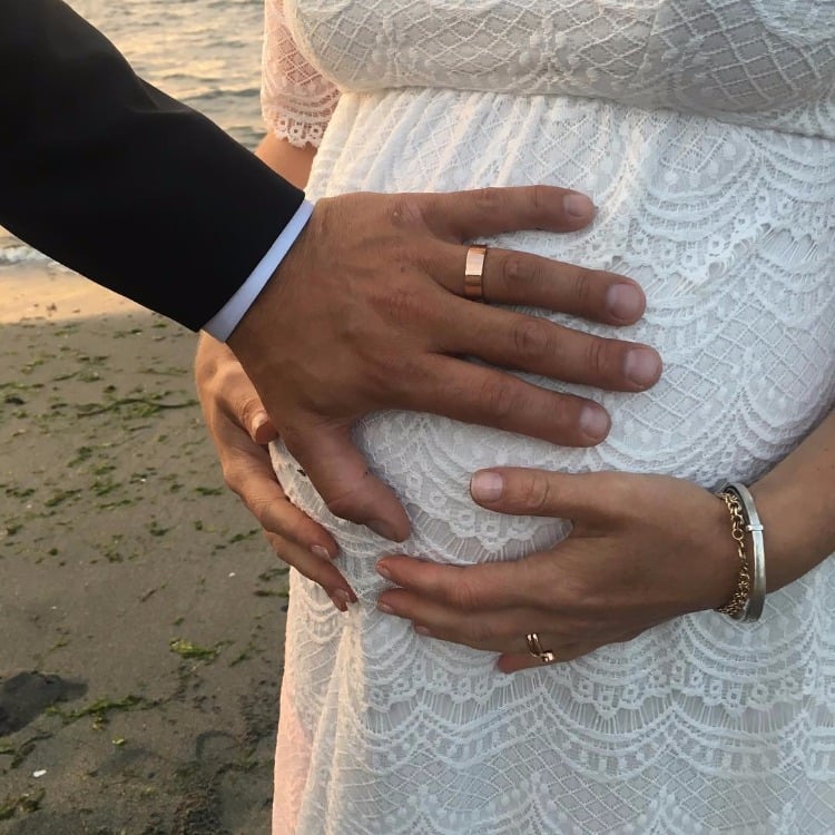 Mama-to-be Julia Stiles Says ‘I Do’ in Shotgun Wedding