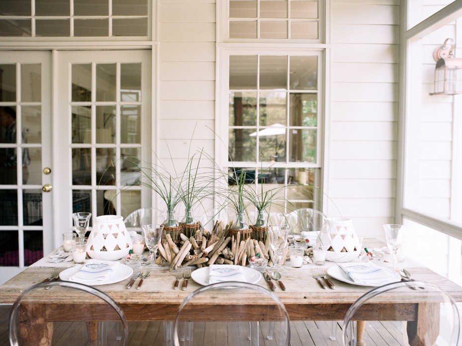 neutral beach themed table