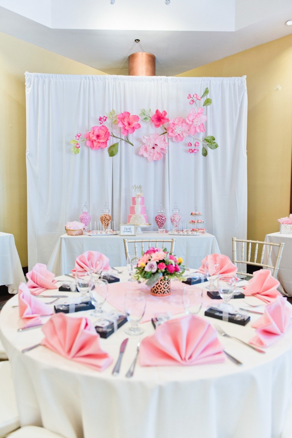 pink and gold bridal shower idea