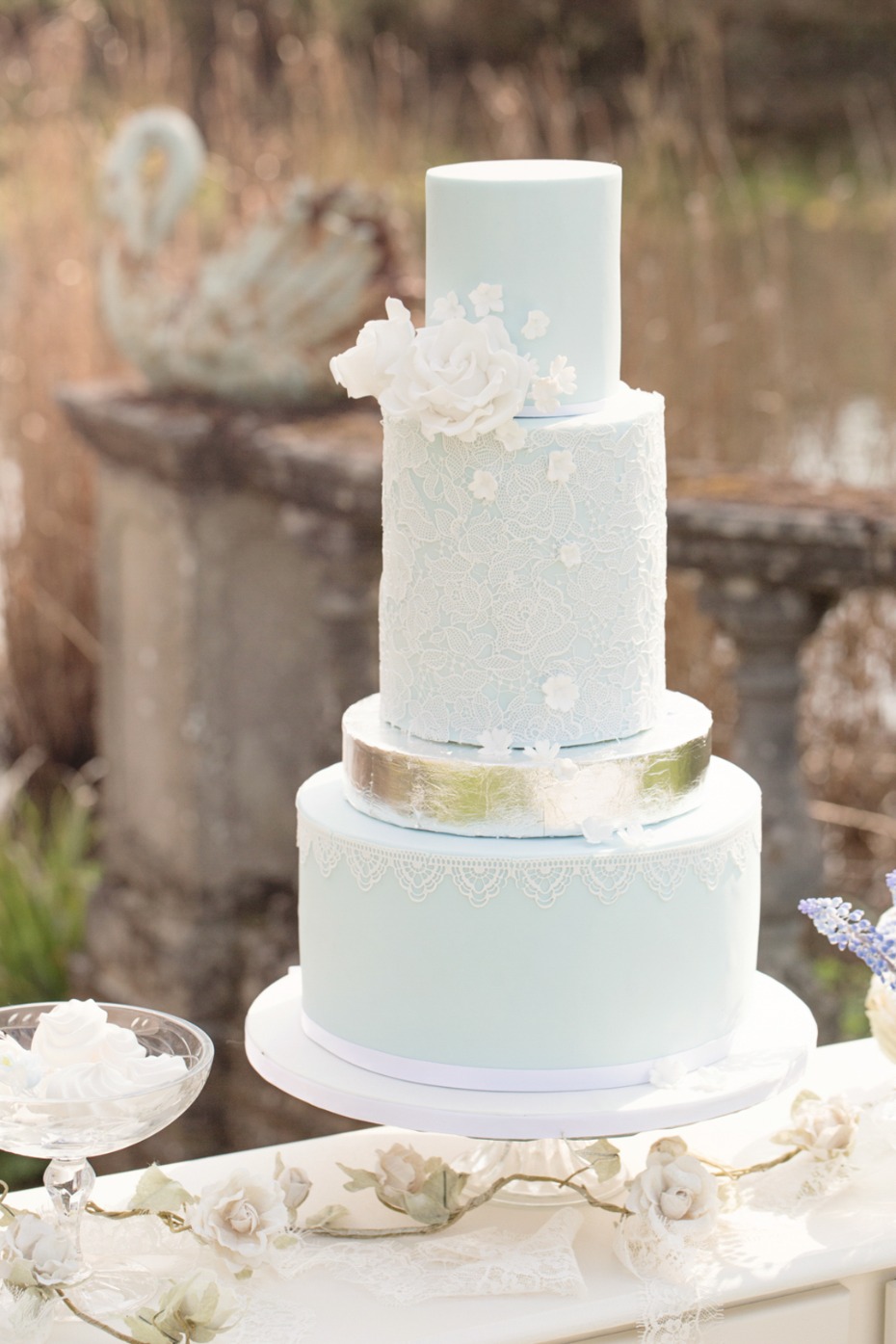 Blue, white and silver wedding cake