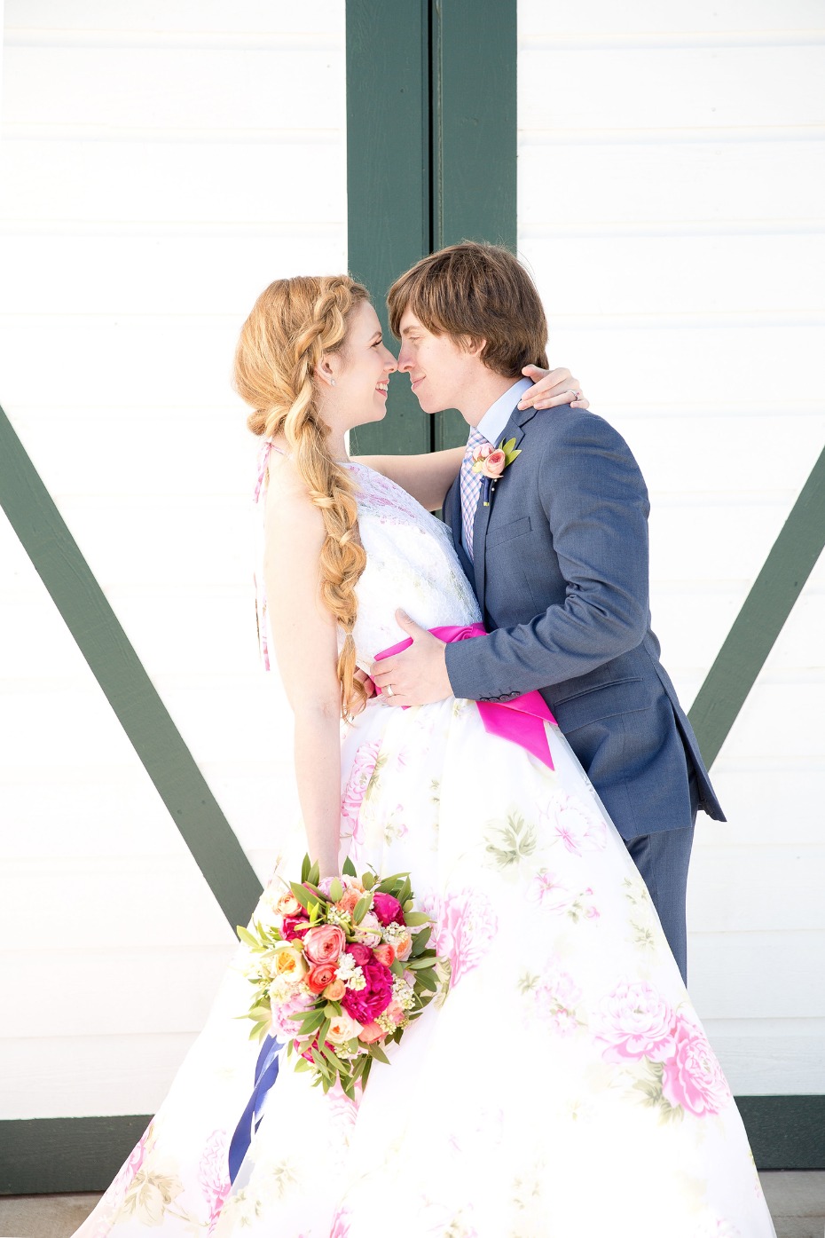 How cute are they? Don't miss this colorful preppy wedding