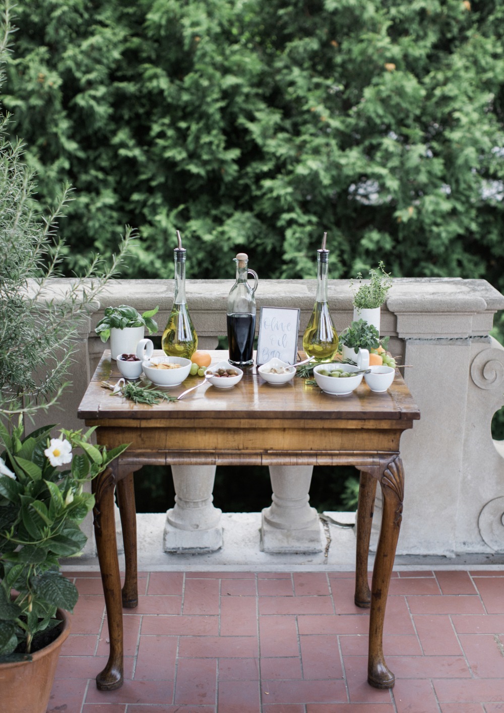 villa-terrace-is-an-italian-wedding