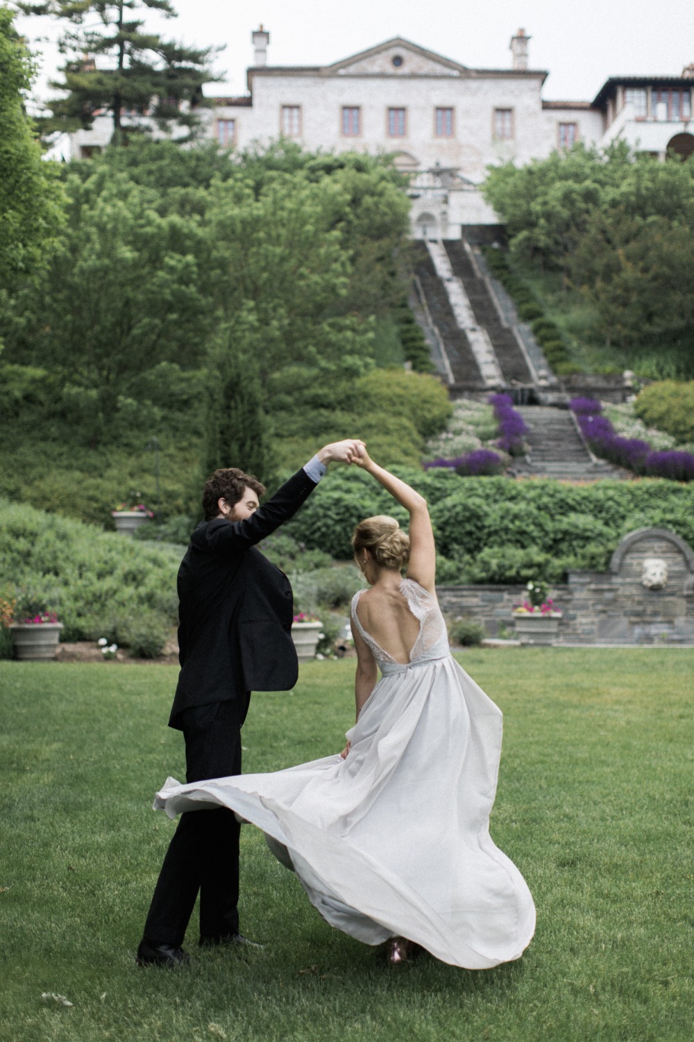villa-terrace-is-an-italian-wedding