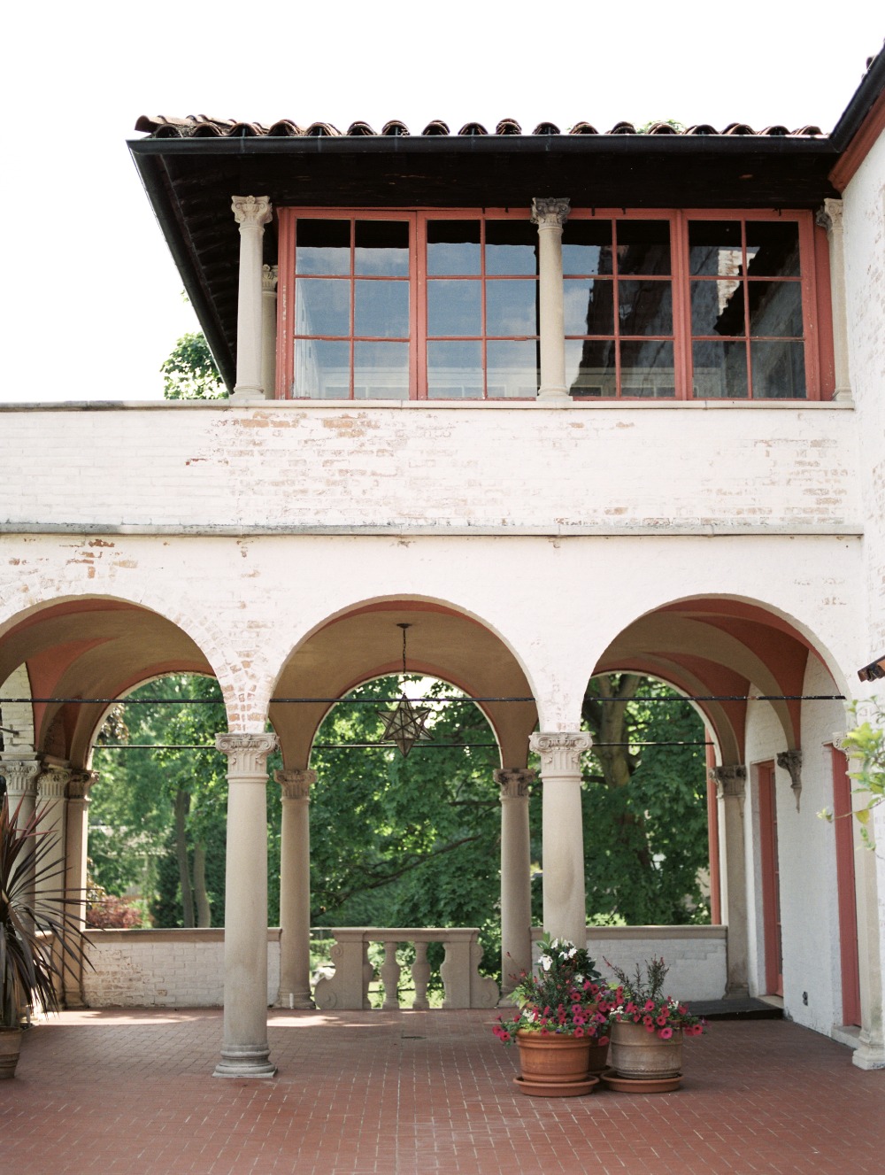 villa-terrace-is-an-italian-wedding