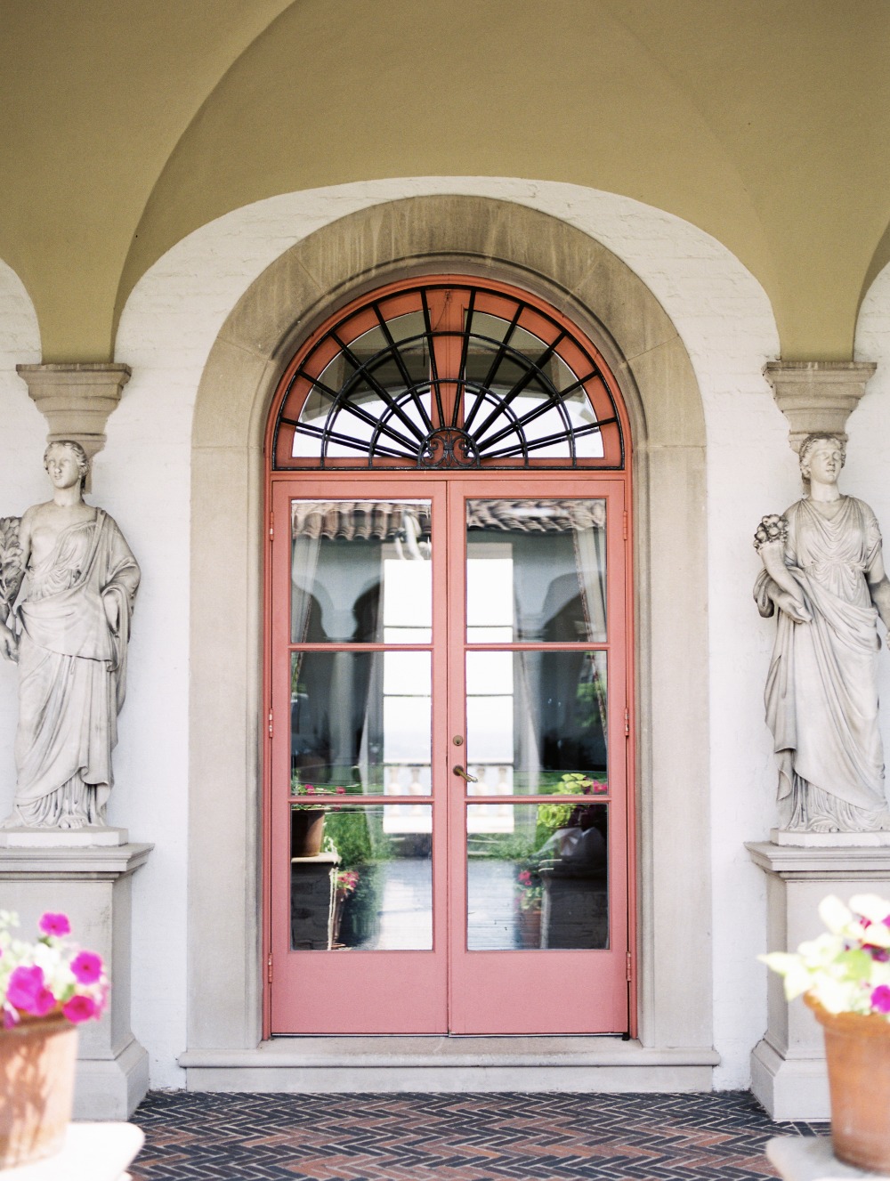 villa-terrace-is-an-italian-wedding