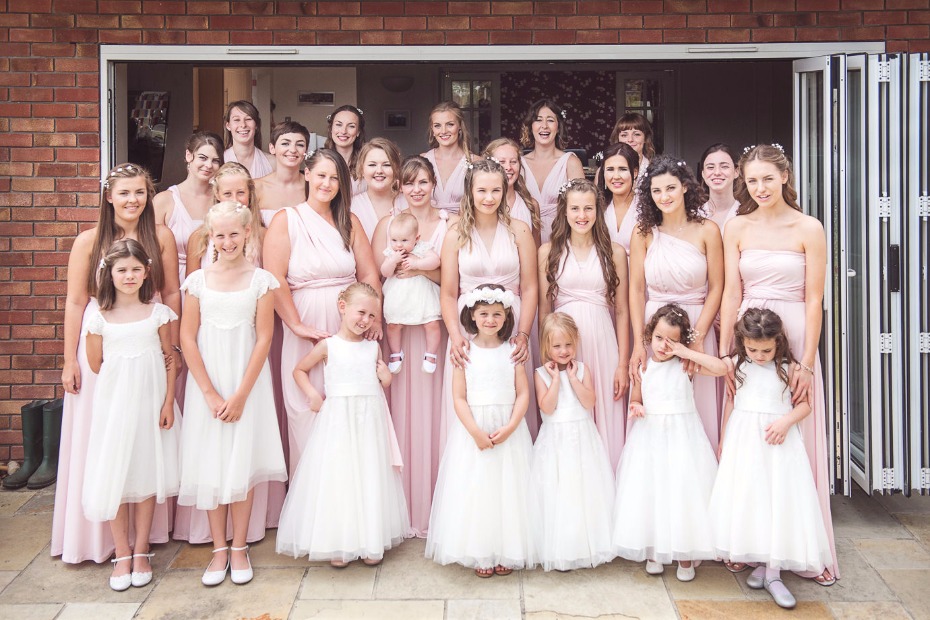 5 Reasons Youâll Want to Have a Huge Bridal Party