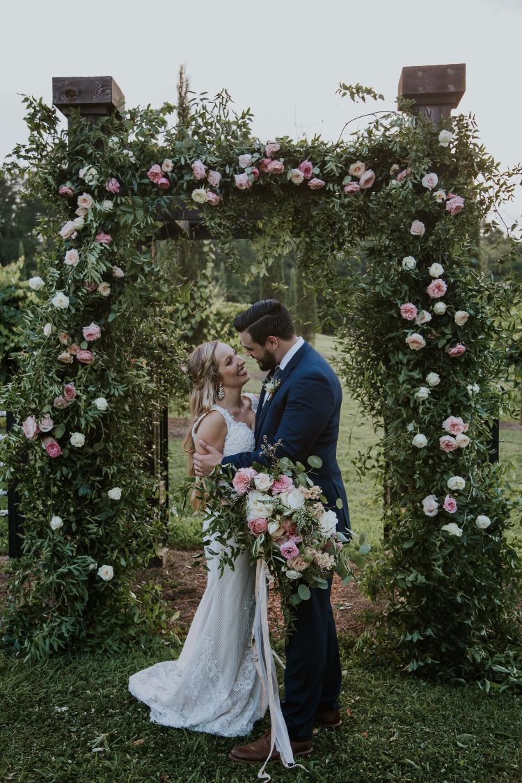 8 Ways To Use Romance & Roses On Your Wedding Day
