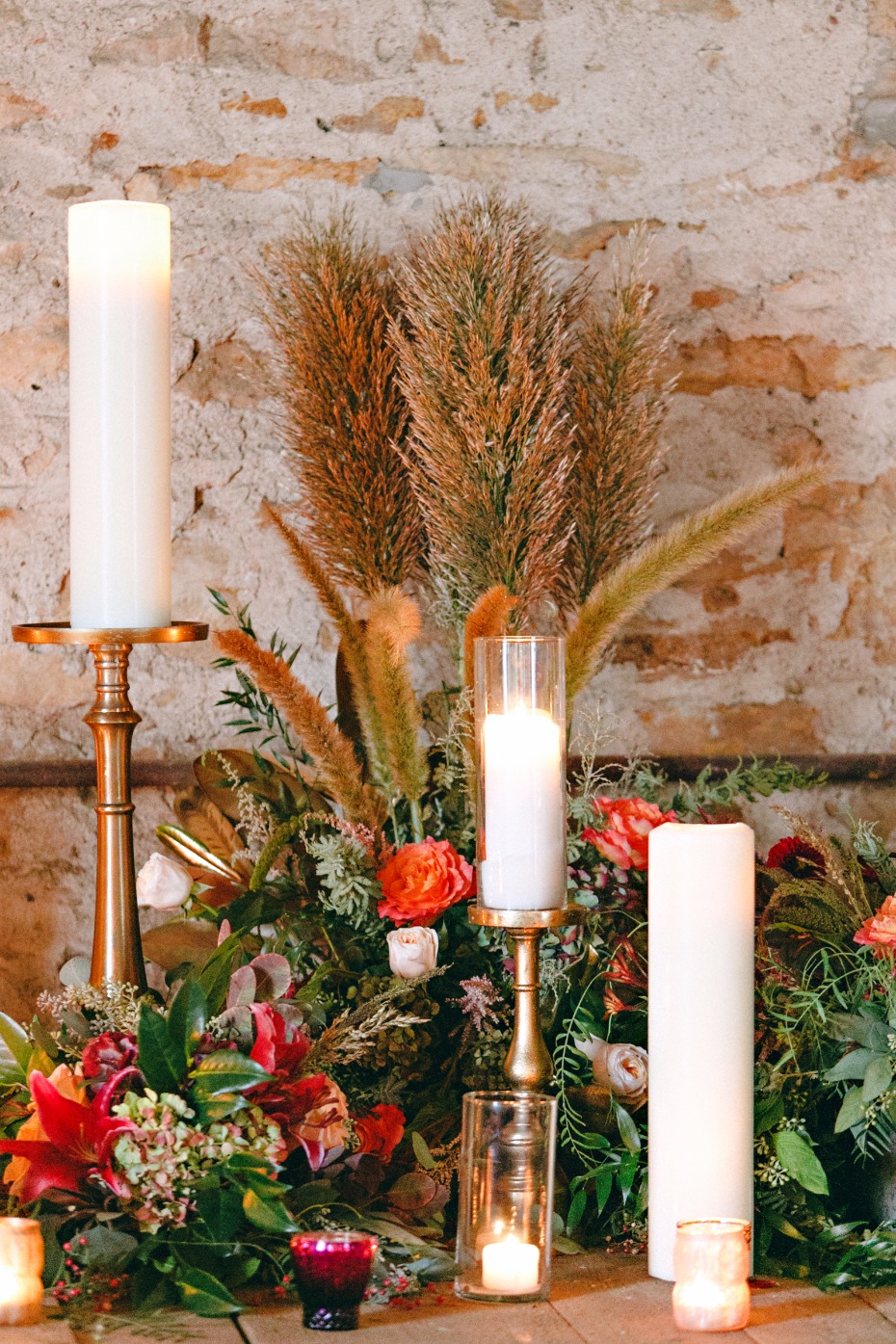 fall inspired wedding decor ideas with candles