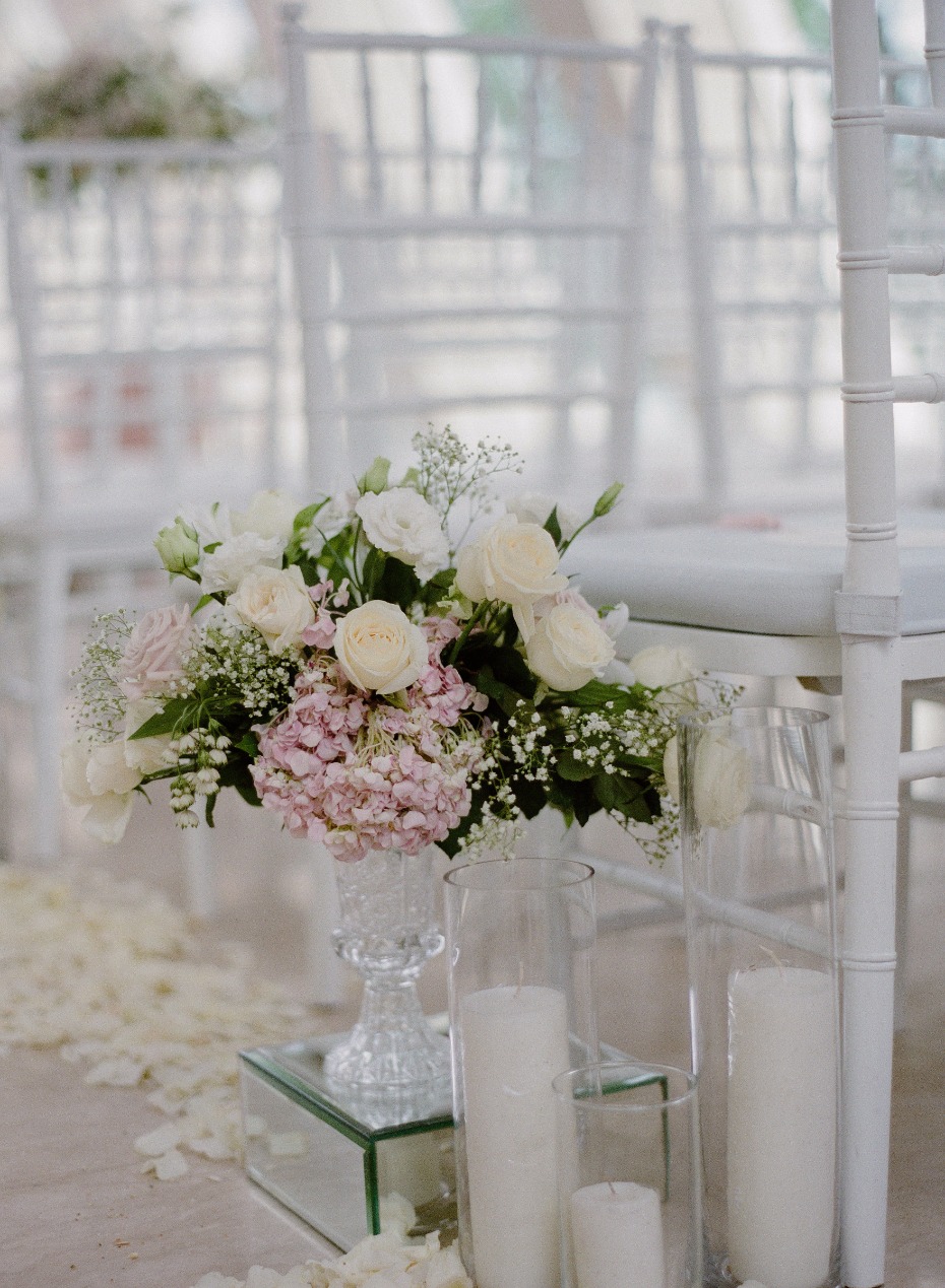 elegant and classic wedding aisle decor