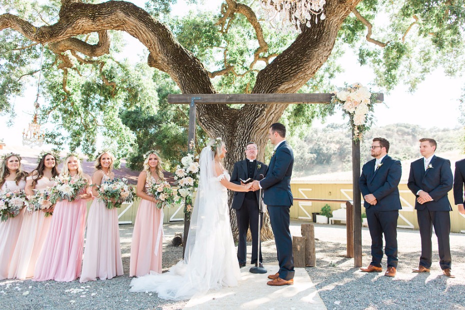 Rustic vintage country ceremony