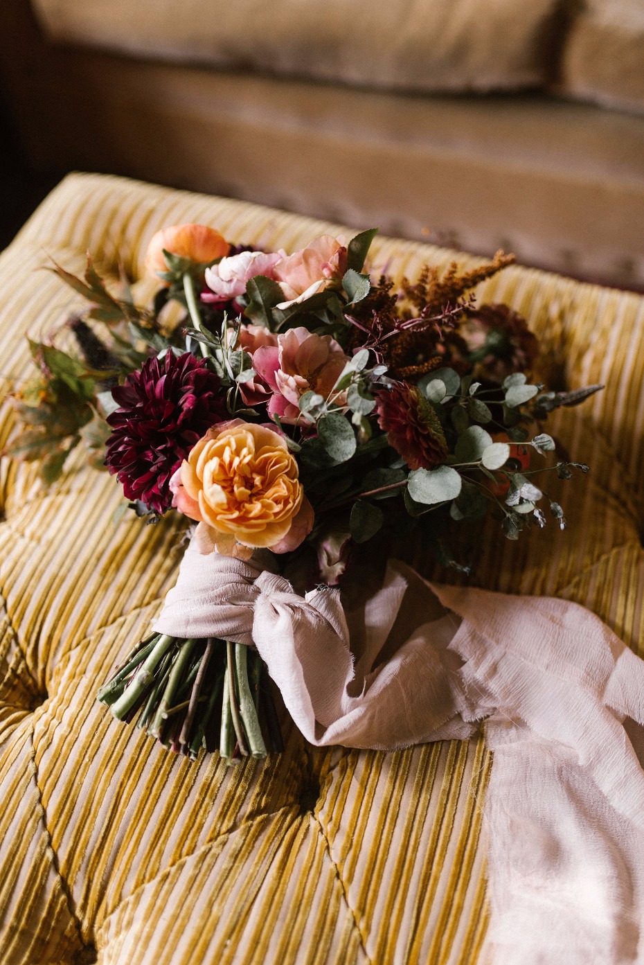 Foraged florals bouquet in warm colors