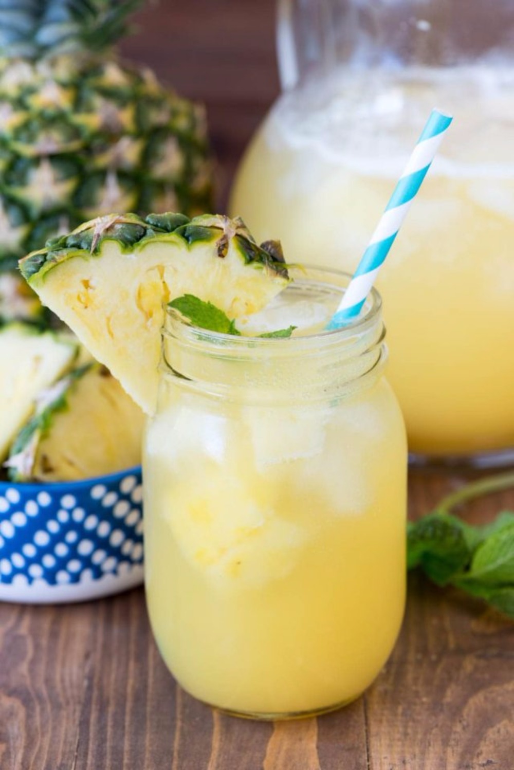 easy-pineapple-party-punch-drink-recipe