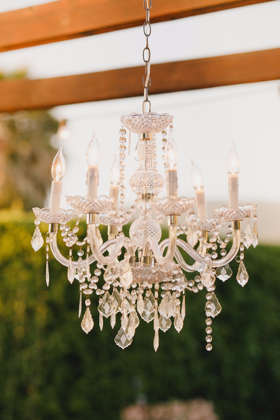 mini chandelier for your sweetheart table