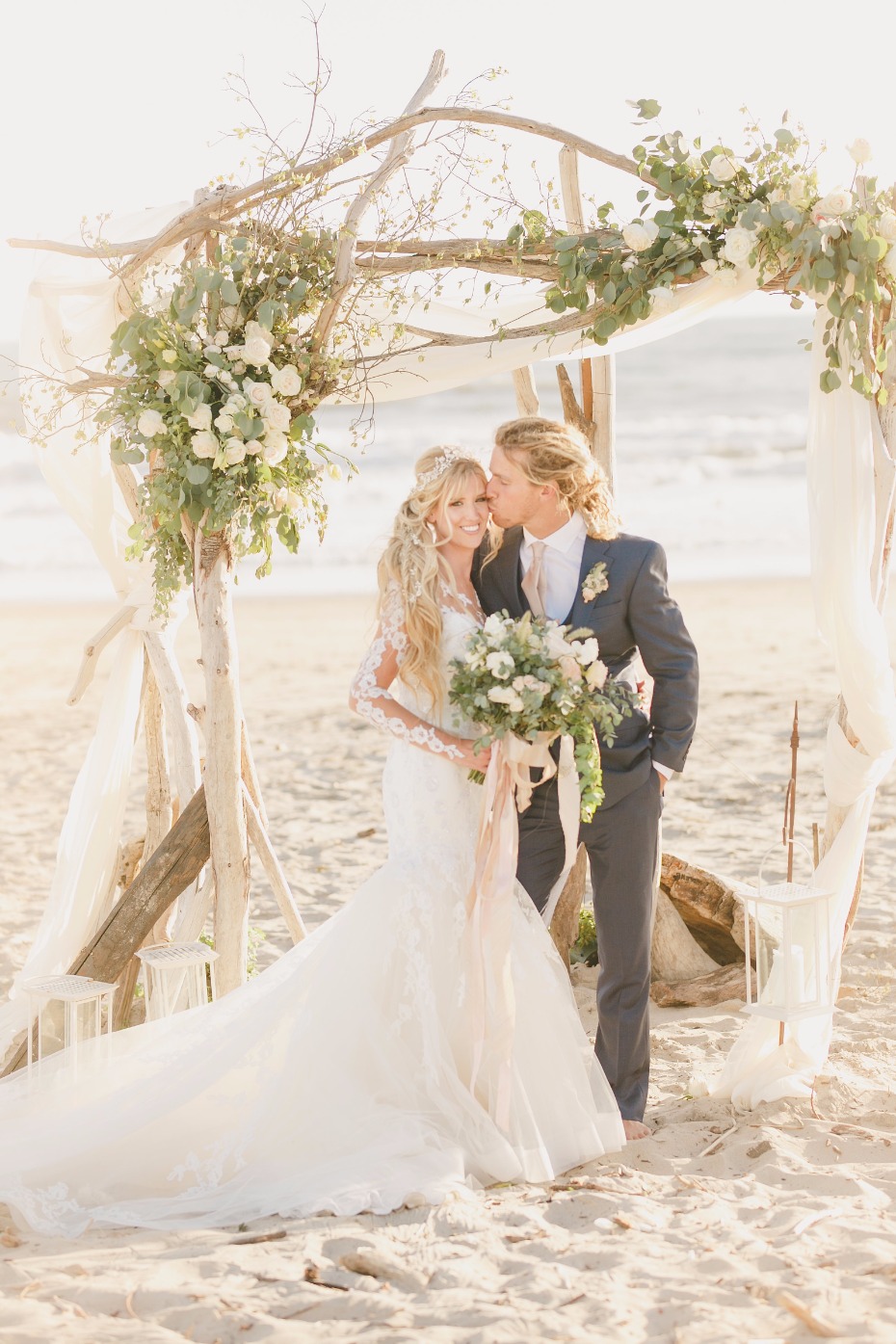 california beach wedding with an elegant style