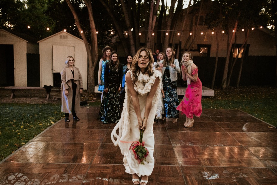tossing the bouquet