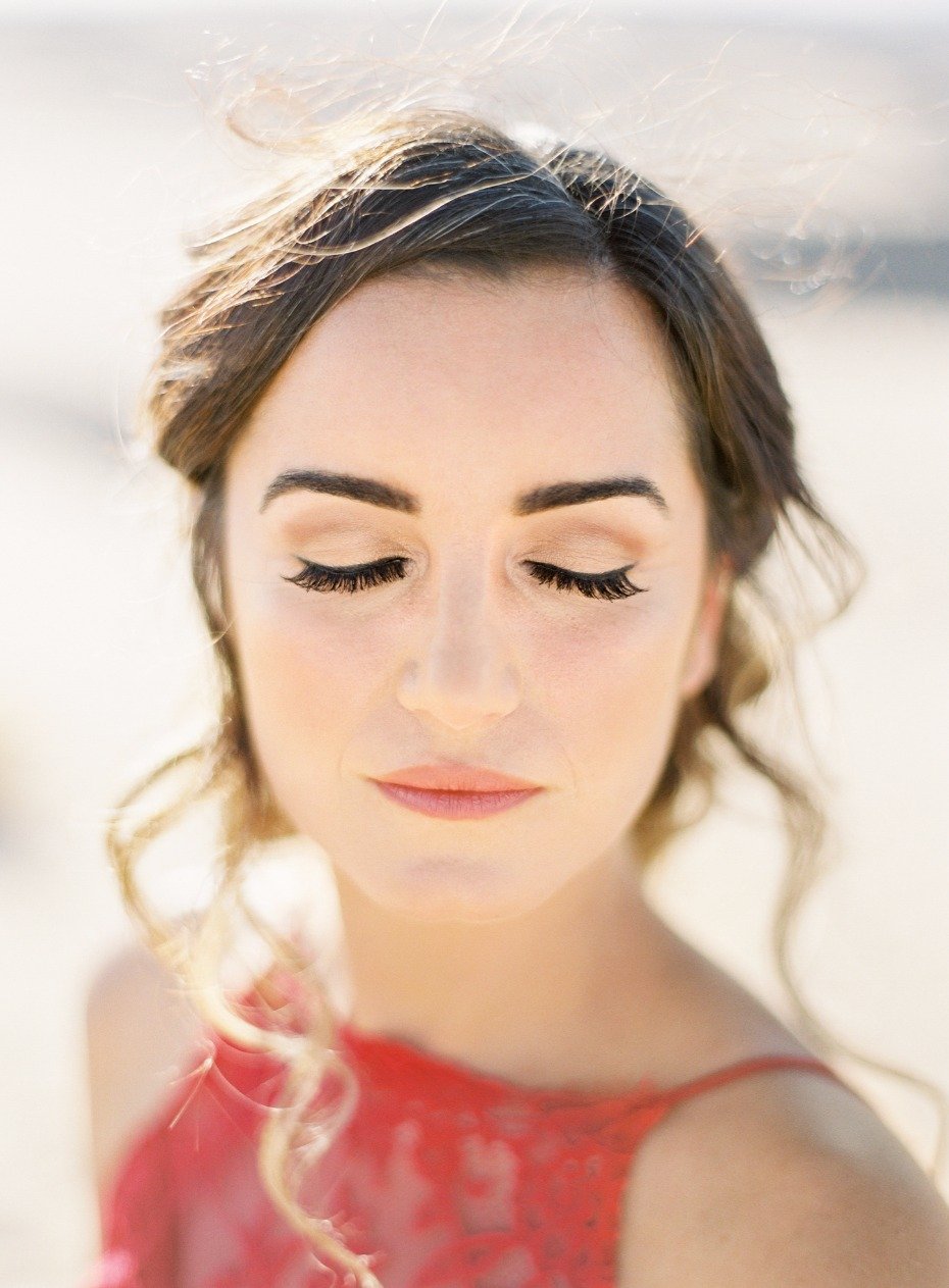 simple and classy engagement shoot makeup