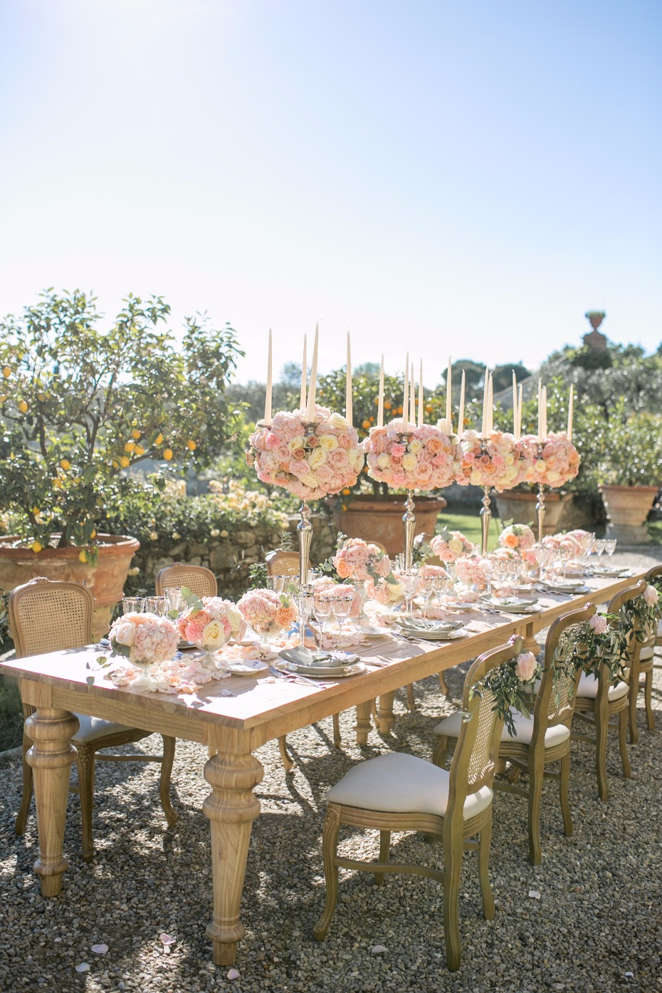 Pink and white table decor