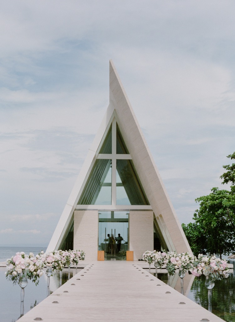 Your Classic Vintage Chic Wedding Goes To Bali