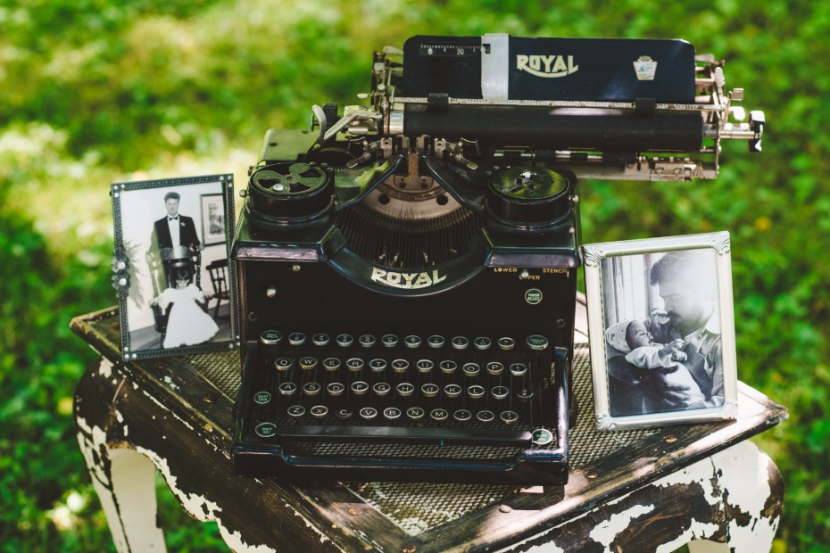vintage typewriter wedding decor