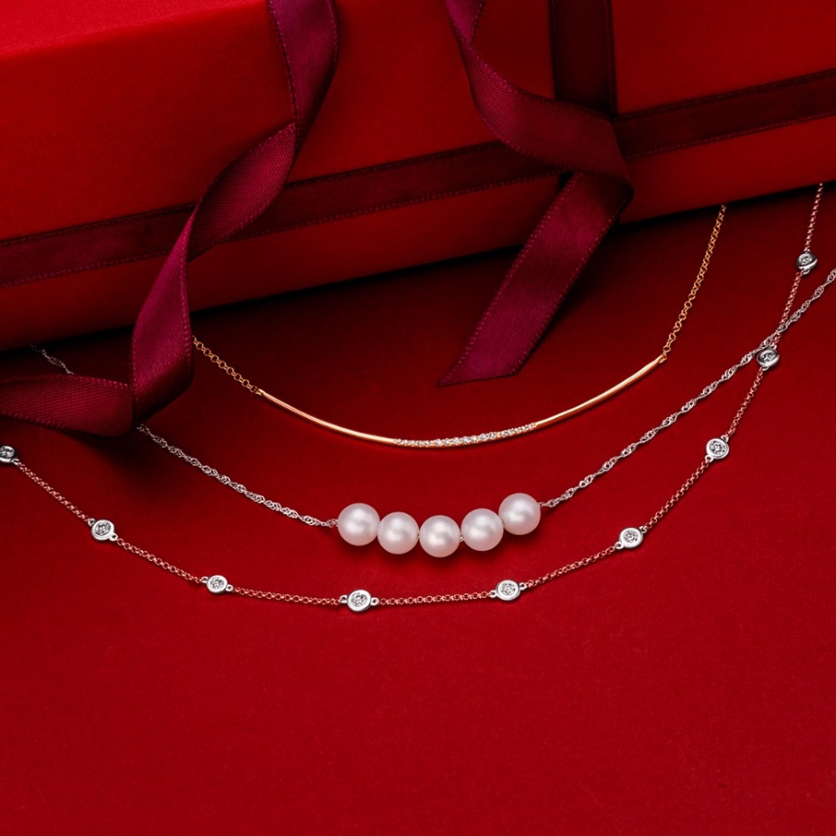 Holiday gift idea for her -dainty necklaces