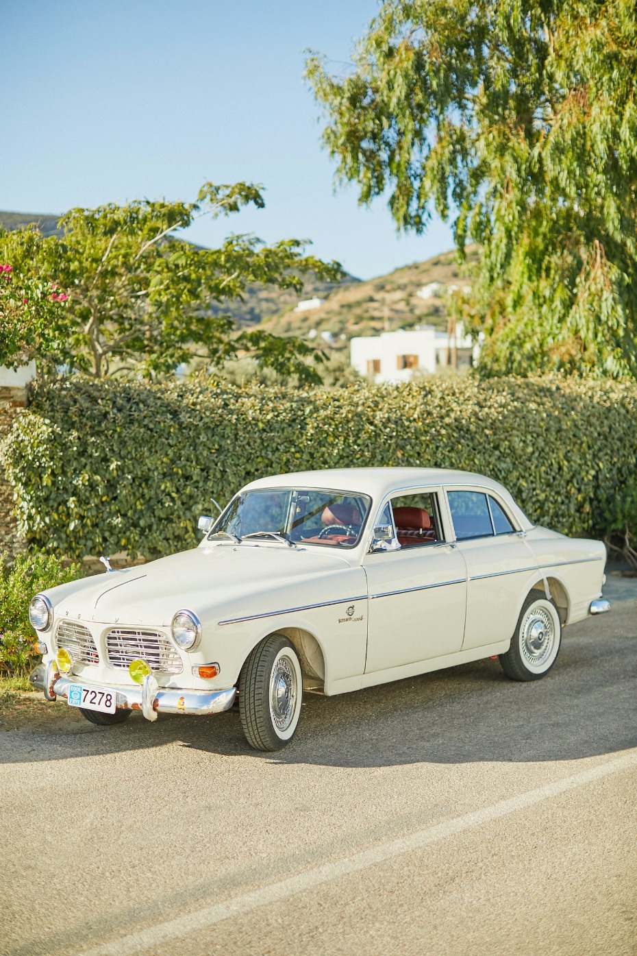 vintage wedding car for the brides ride to the ceremony