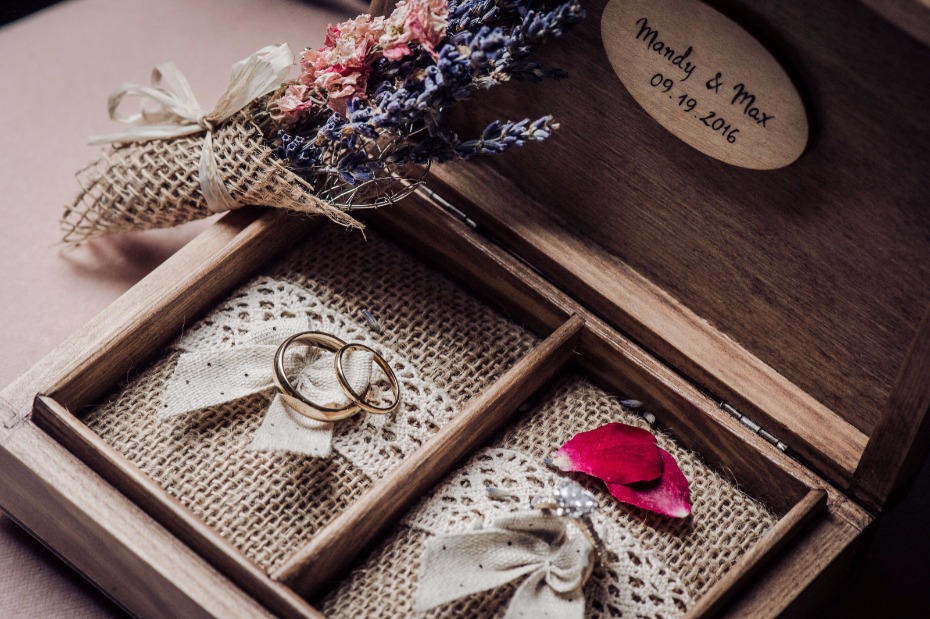rustic chic wedding ring box