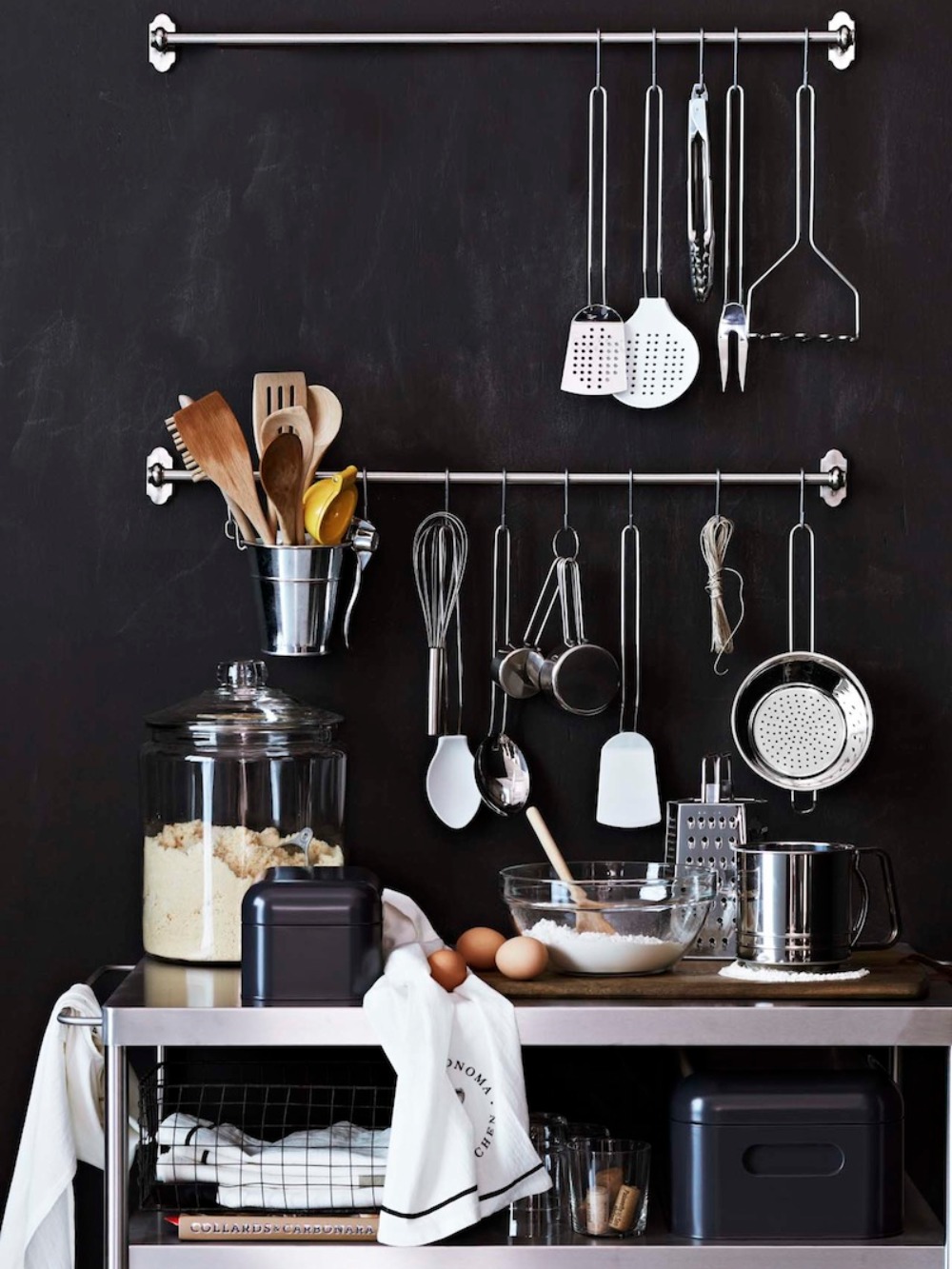 hanging-kitchen-utensils