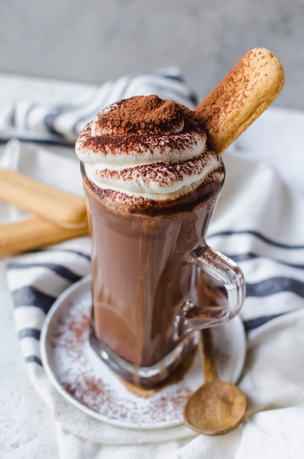 hotcocoaroundup_tiramisu-hot-chocolate-recipe