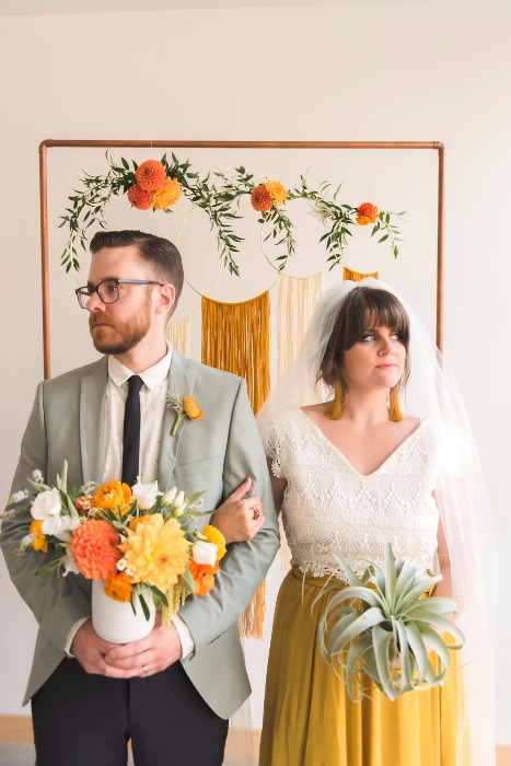 How To Have A Retro Chic 70's Style Wedding
