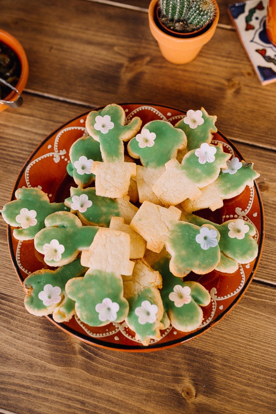 cute cactus cookies for your fiesta wedding