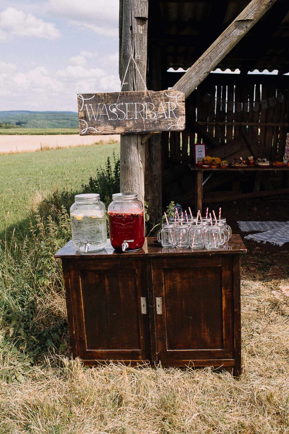 water bar for your rustic wedding day